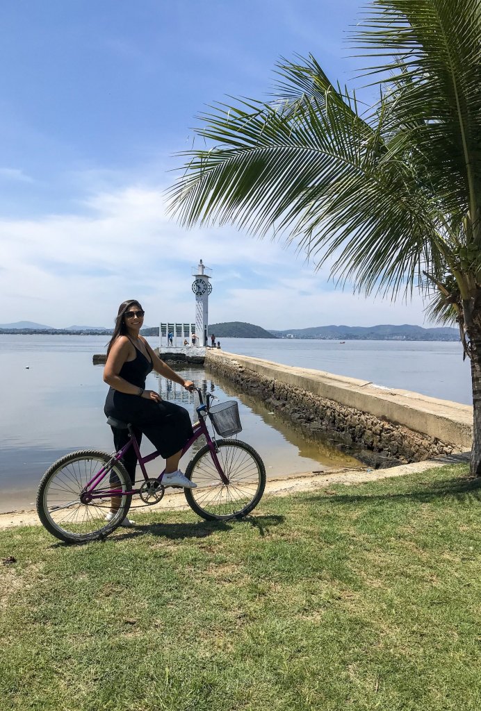 Passeio de bicicleta em Paquetá
